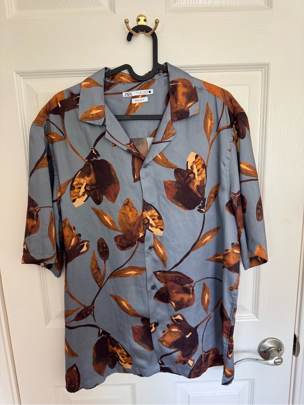 ZARA Men’s Silk Gray Short-Sleeve Button-Down Shirt with Brown Floral Print